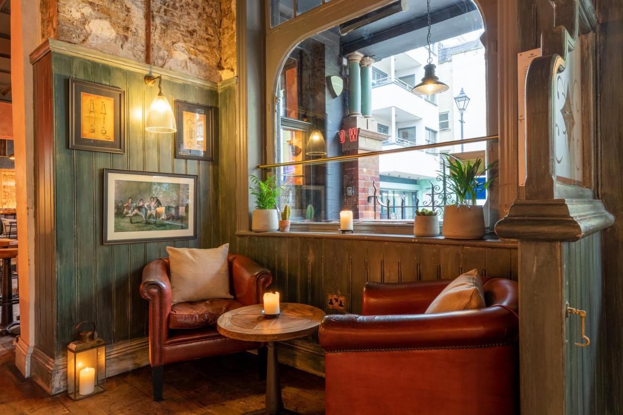 The Wolfpack Inn London Exterior photo